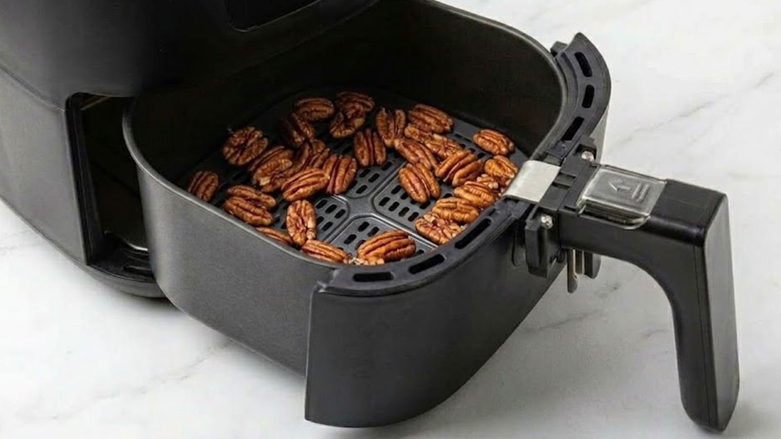 Geroosterde pecannoten uit de airfryer