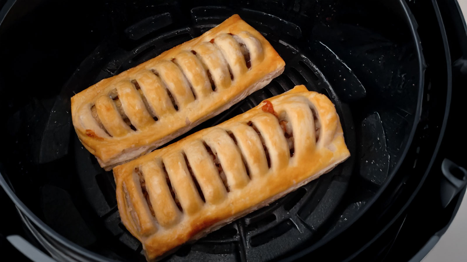 Frikandelbroodje opwarmen in de airfryer