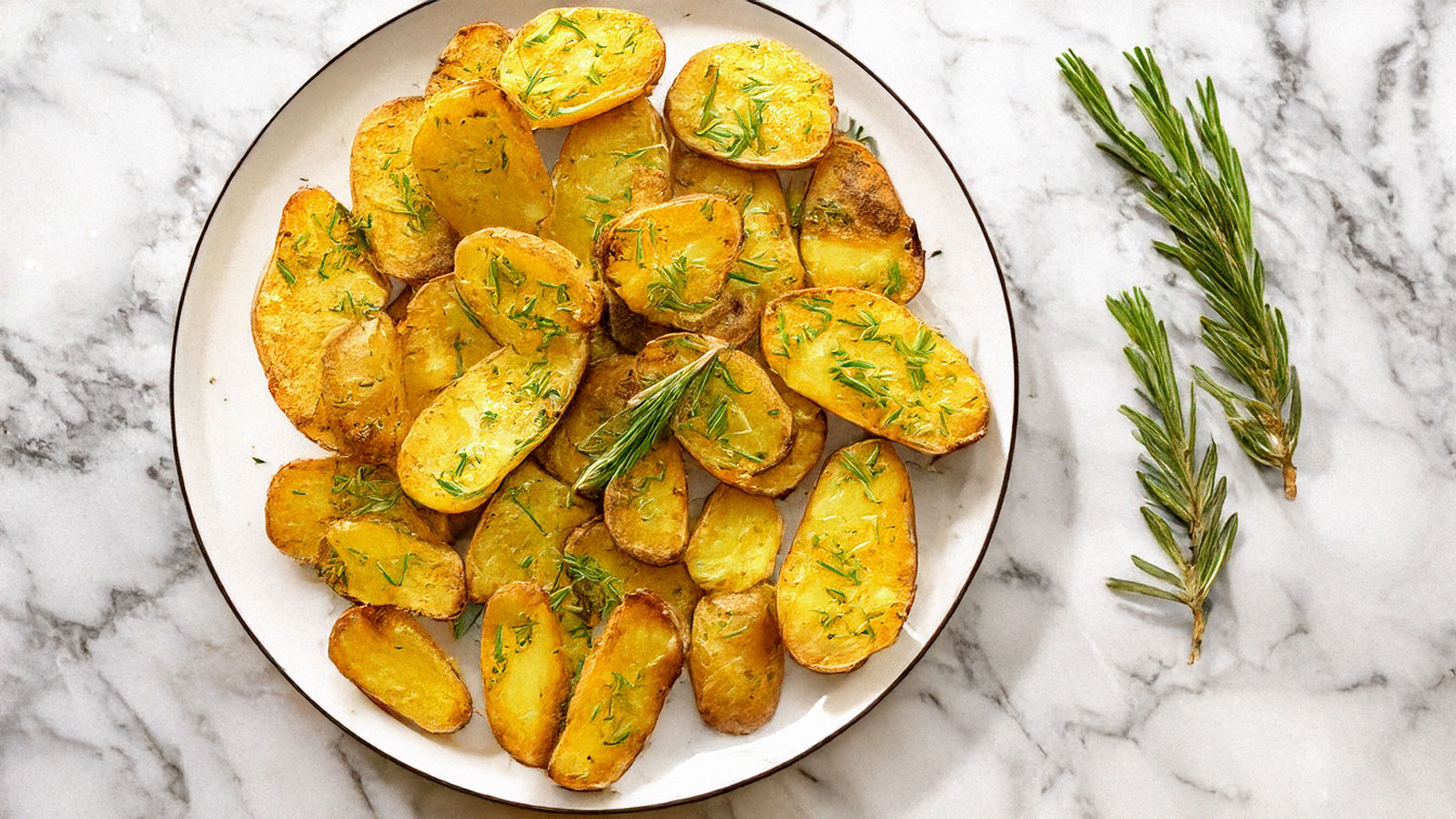 Gebakken aardappelen uit de airfryer