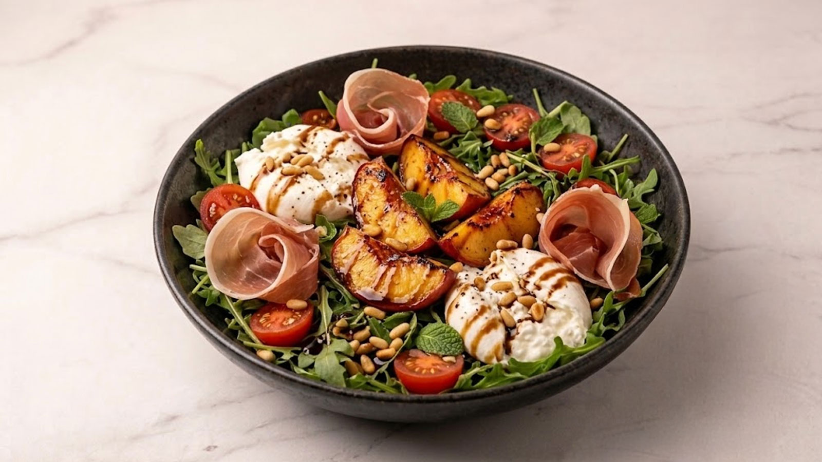 Gegrilde nectarine salade